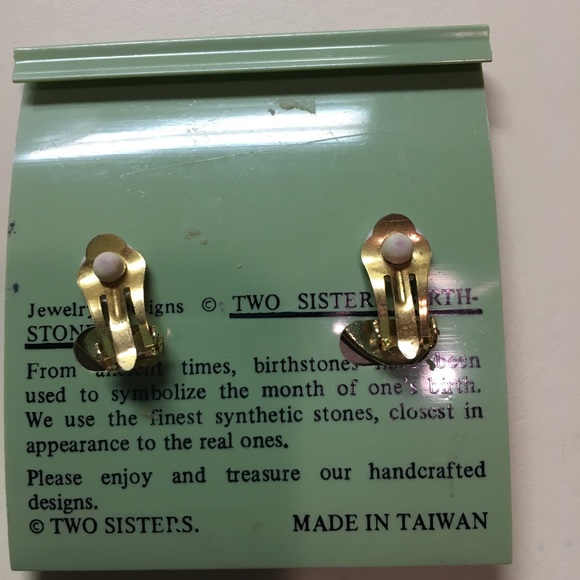 Vintage ESTATE TWO SISTERS EARRINGS CLIP ON - Picture 2 of 2